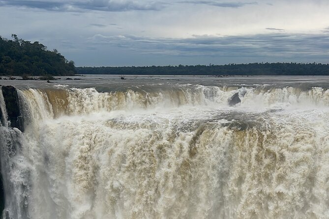 Private Tour Iguazu Falls Full Day Brazil and Argentina - Why seeing both sides is worth your time