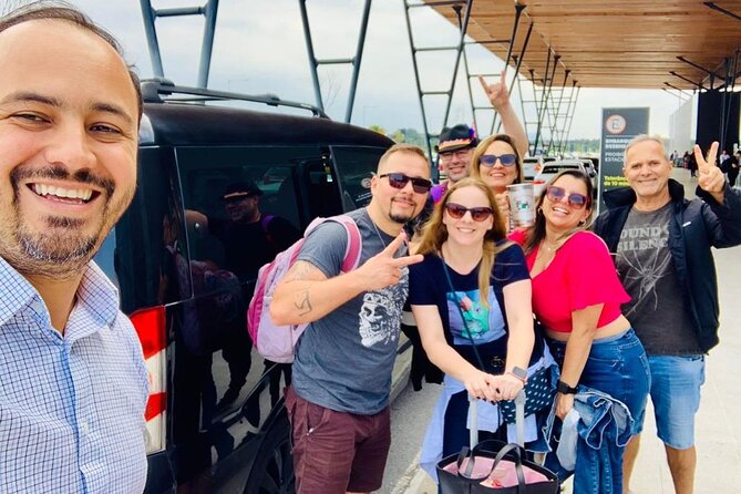 Private Transfer Florianópolis Airport to City Center - Finding your driver at Florianópolis Airport