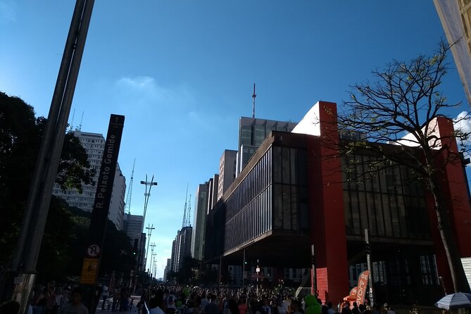 Private Transfer São Paulo Airport to Hotels with Quick City Tour - Meeting your driver at Guarulhos Airport