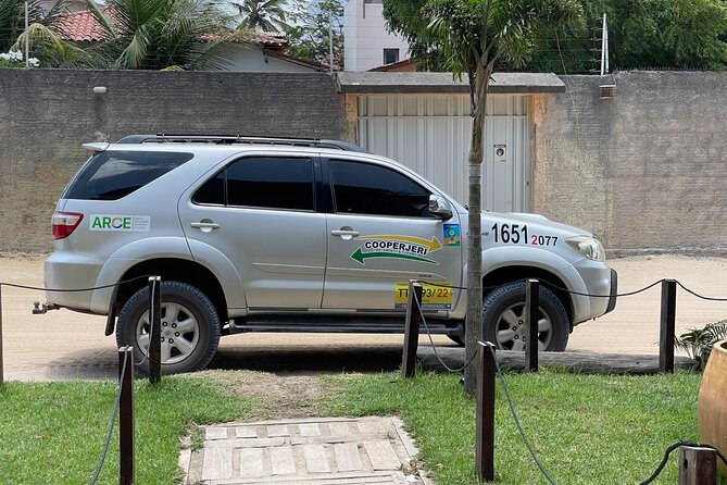Private Transfer to and from Jeri Airport to Vila de Jeri - The airport pickup is designed to be hard to miss