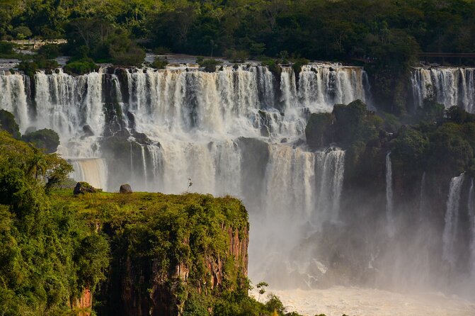 Private transport with guide to the Falls on the Argentinean side. - Why the Argentine side deserves its own visit