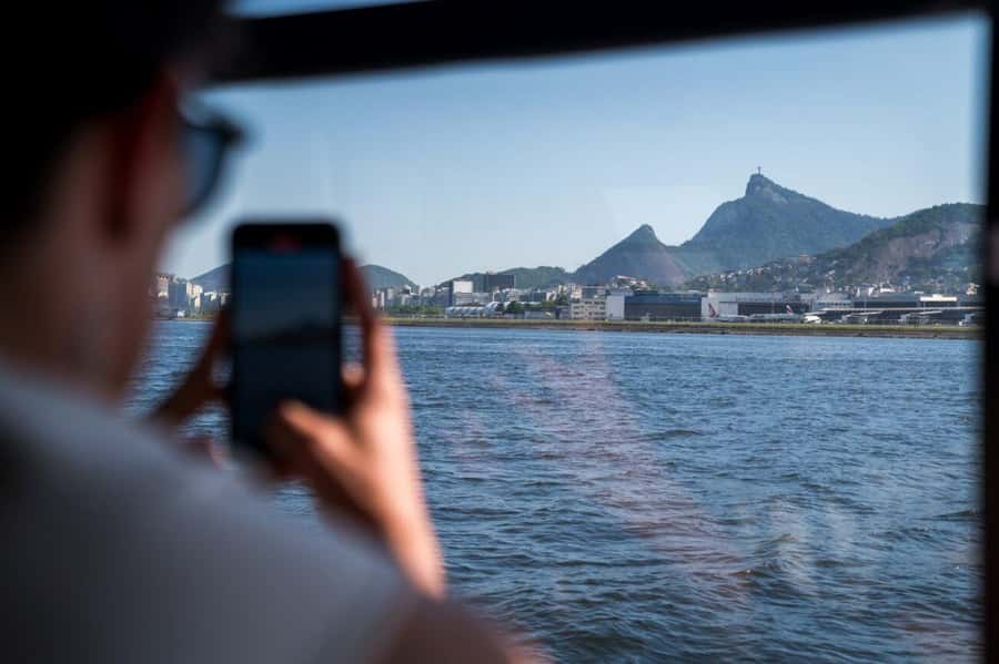 Rio: Boat Tour of Guanabara Bay - Crossing Toward Niterói