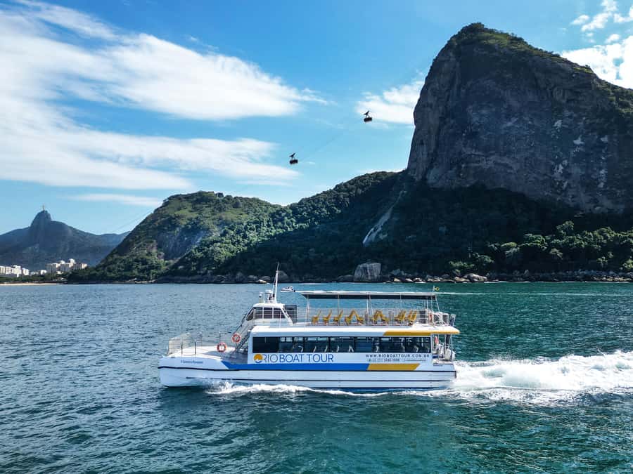 Rio: Boat Tour of Guanabara Bay - The Port, Museum of Tomorrow, and Airport Views