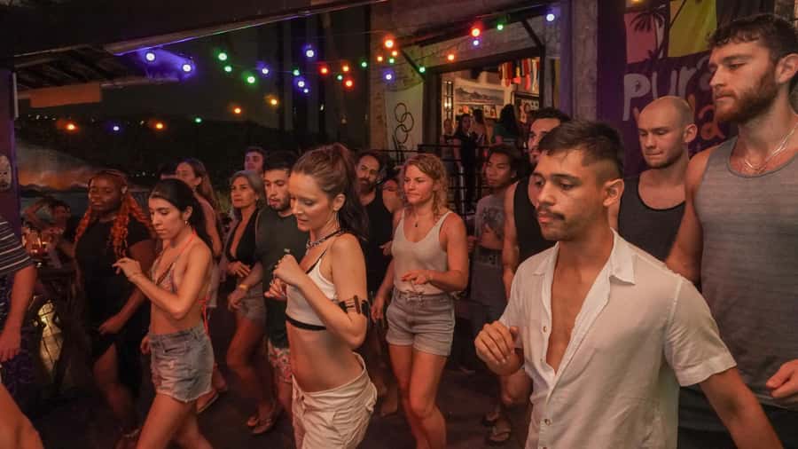 Rio: Caipirinha Workshop and Samba Class - A friendly room, with one practical limitation