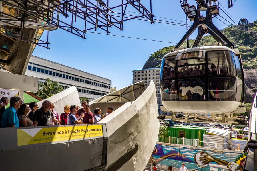 Rio: Christ the Redeemer Early Access and Sugarloaf - The full-day route through downtown Rio