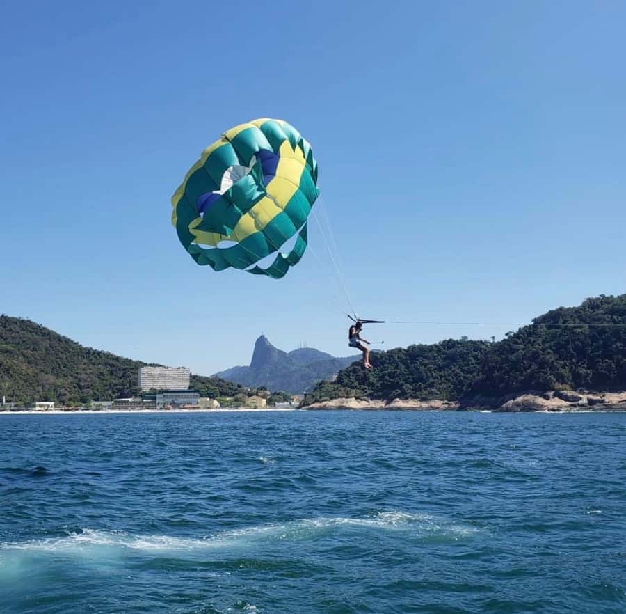 Rio de Janeiro: 2-Hour Boat Trip with Parasailing - Why the small group matters during two hours