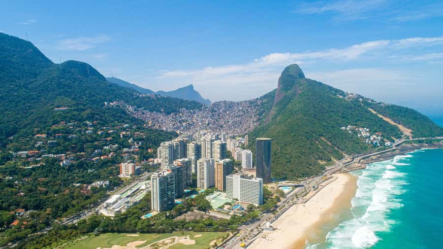 Rio de Janeiro: 4-Hour Guided Tour of Rocinha Favela - Entering Rocinha with a local guide