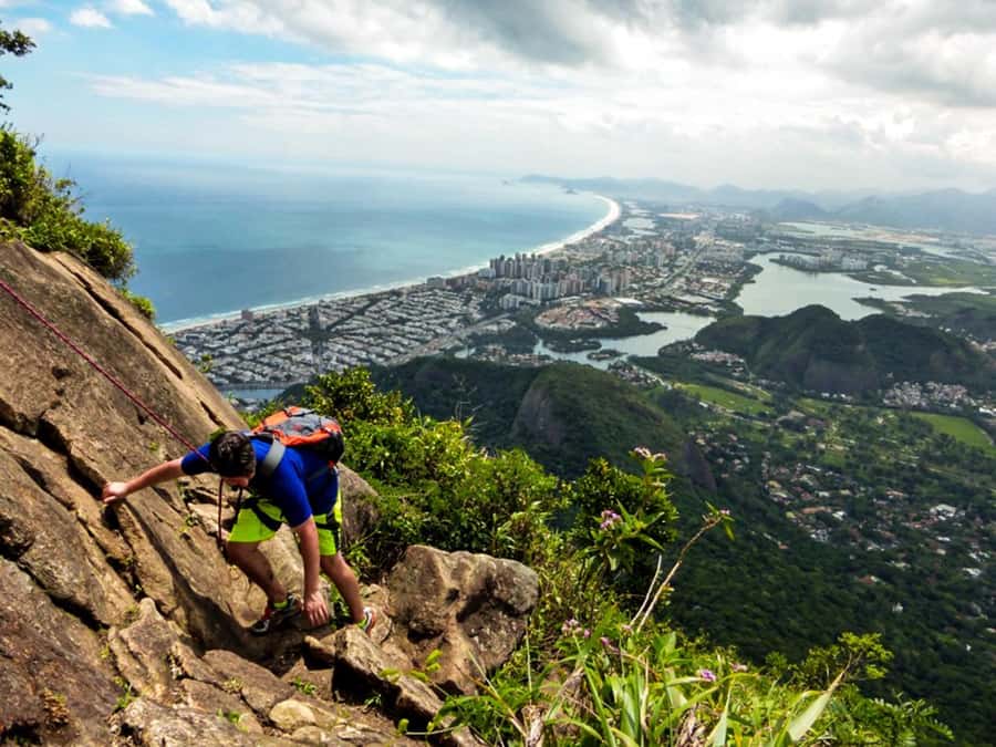 Rio de Janeiro: 7-Hour Gavea Rock Hiking Tour - What the guide adds to a technical urban hike
