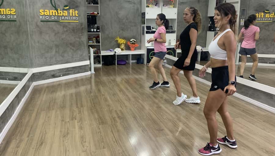 Rio de Janeiro: Beginner Samba Lesson in Ipanema - From basic moves to a short routine