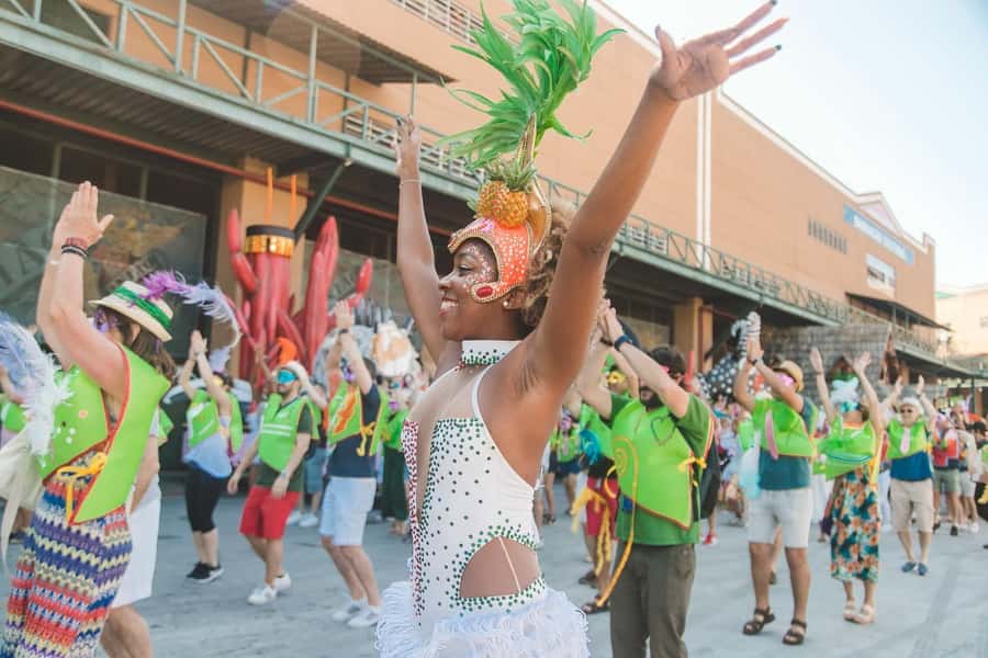 Rio de Janeiro: Carnaval Backstage Tour and Samba Class - Key points to know before booking