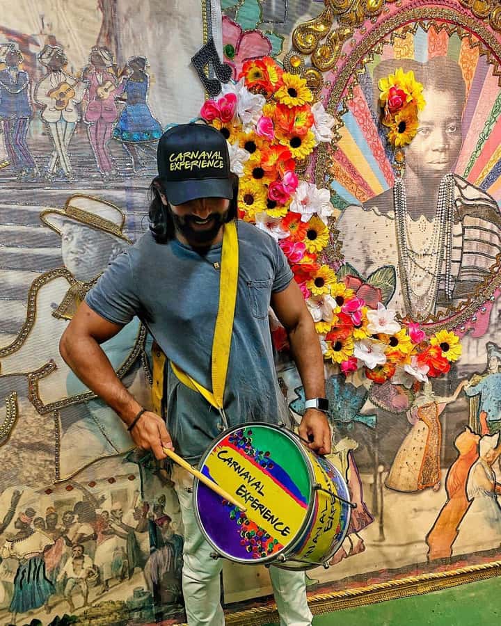 Rio de Janeiro: Carnaval Backstage Tour and Samba Class - Why Rio Carnaval is more than a parade