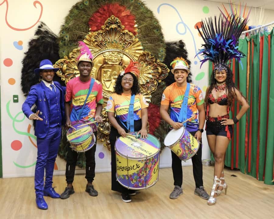 Rio de Janeiro: Carnaval Backstage Tour and Samba Class - Learning samba without feeling tested