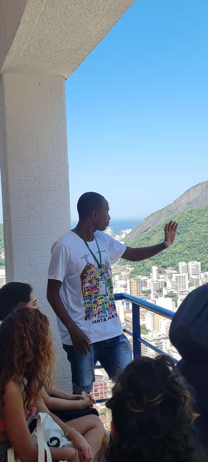 Rio de Janeiro: Favela Santa Marta Tour with Resident Guide - Walking R. da Paciência and seeing the neighborhood
