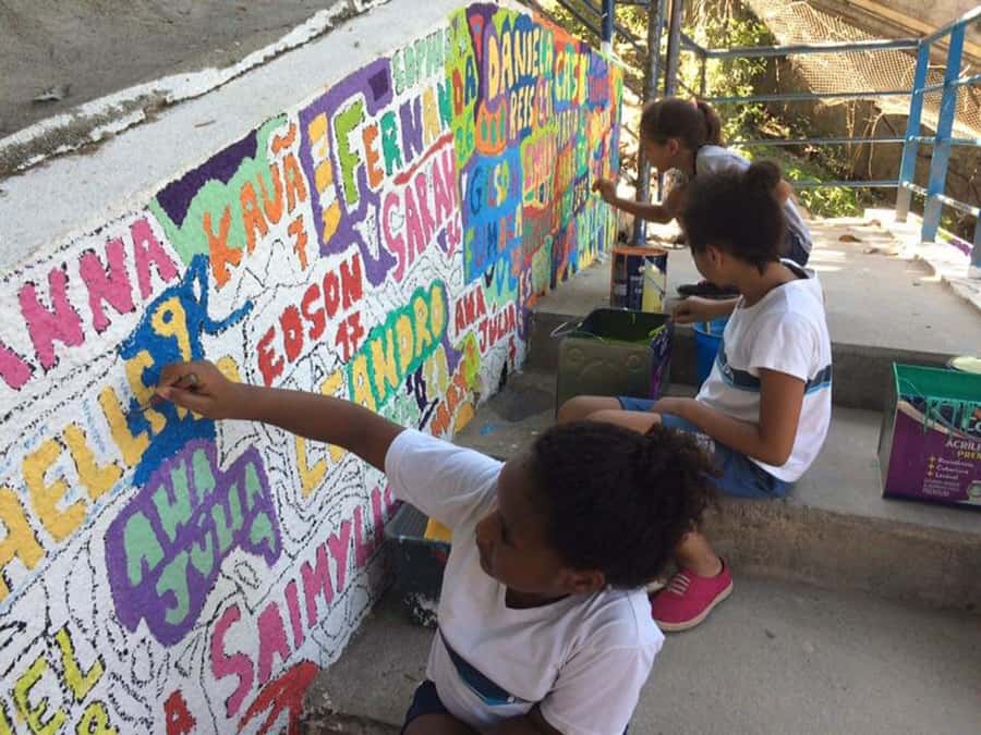 Rio de Janeiro: Favela Santa Marta Tour with Resident Guide - Starting at Santa Marta and getting your bearings
