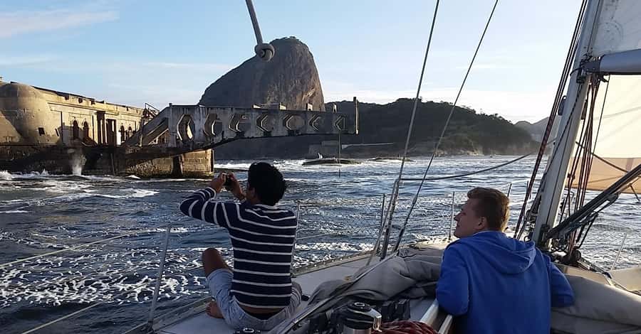 Rio de Janeiro: Guanabara Bay Sunset Sailing Tour & Drinks - Who will enjoy this sailing tour most?