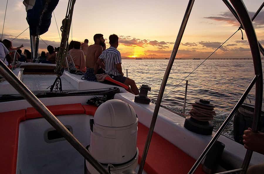 Rio de Janeiro: Guanabara Bay Sunset Sailing Tour & Drinks - Sugarloaf Mountain and Rio’s best water views