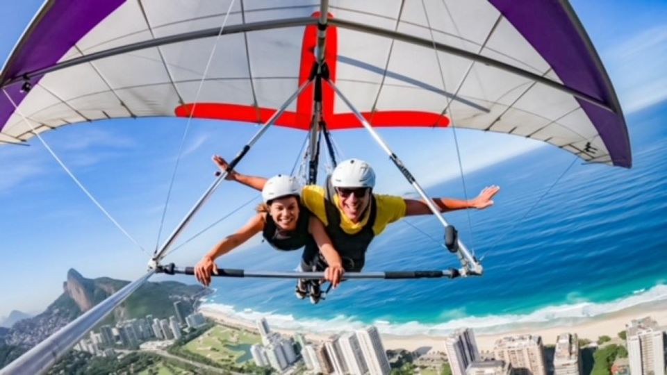 Rio de Janeiro: Hang Gliding Adventure - The beach landing and the wait afterward