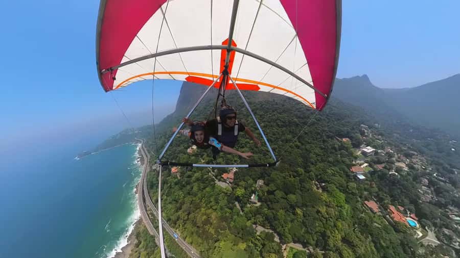Rio de Janeiro: Hang Gliding or Paragliding Experience - Why Rio is made for a tandem flight
