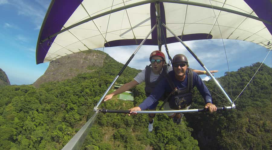 Rio de Janeiro: Hang Gliding or Paragliding Experience - Landing on São Conrado Beach