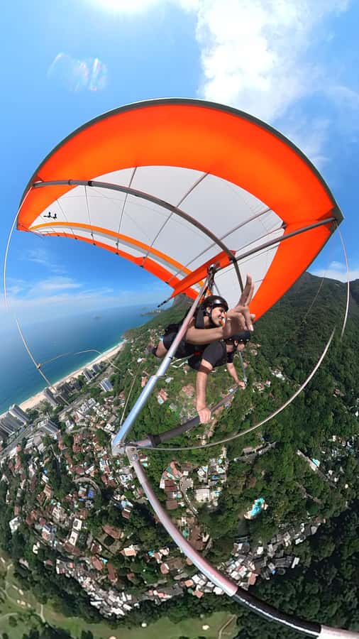 Rio de Janeiro: Hang Gliding or Paragliding Flights - Who will enjoy this most?