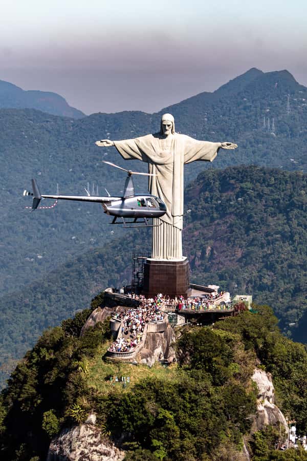 Rio de Janeiro: Helicopter Tour with an unforgettable view - Taking off over Pedra da Gávea and São Conrado