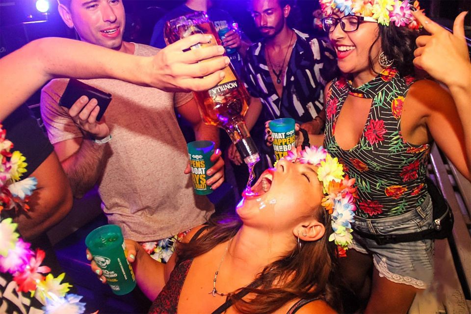 Rio de Janeiro: Late Night Boat Party with DJ and Dancing - Sugarloaf, Christ the Redeemer, and the beaches