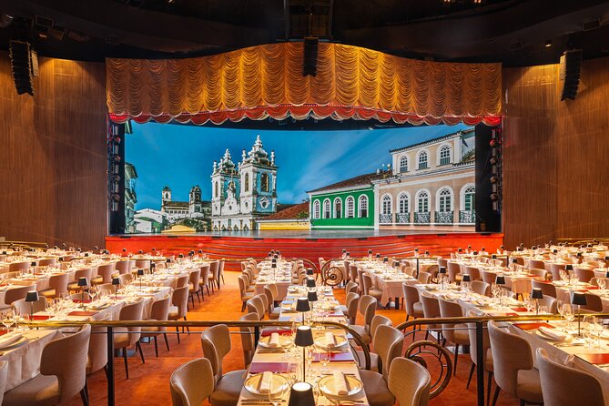 Rio DE Janeiro : Official Roxy Dinner Show - Dinner + Show - Aquele Abraço turns Brazilian culture into a stage show