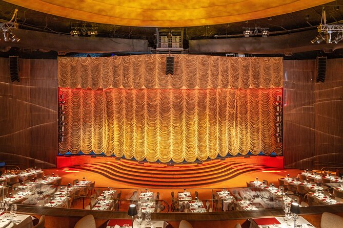 Rio DE Janeiro : Official Roxy Dinner Show - Dinner + Show - Seating, clothing, and the practical evening