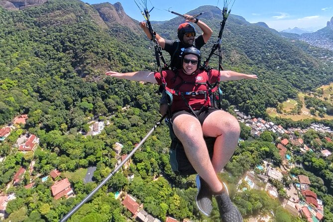 Rio de Janeiro : Paragliding Tandem Flights over Rio - Riding up to the Pedra Bonita launch ramp