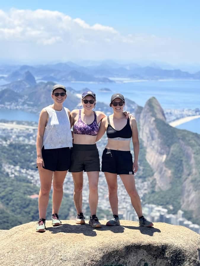 Rio de Janeiro: Pedra da Gávea - guided hike with best views - Tackling the Carrasqueira rock section