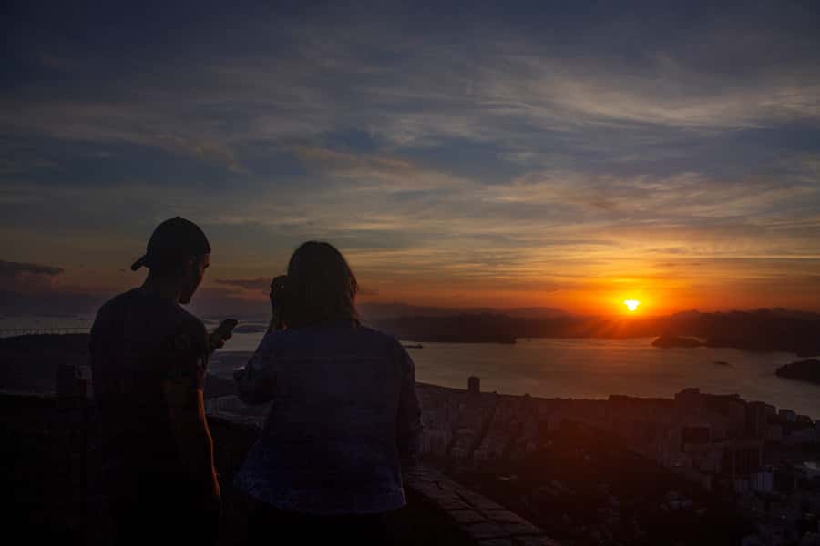 Rio de Janeiro: Private Sunrise Tour at Mirante Dona Marta - Why Mirante Dona Marta is a smart sunrise choice