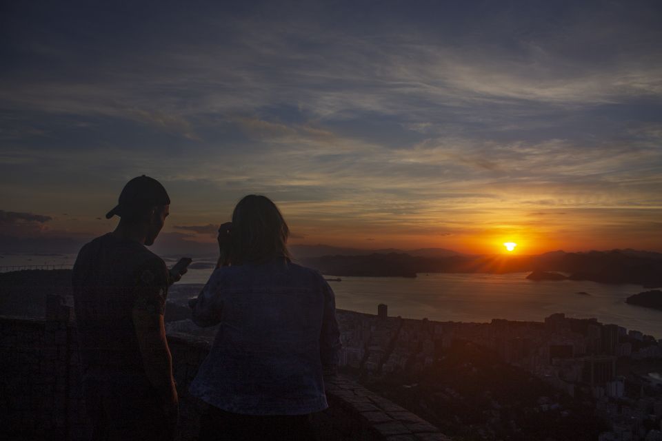 Rio de Janeiro: Private Sunrise Tour at Mirante Dona Marta - How the 150-minute schedule fits your day