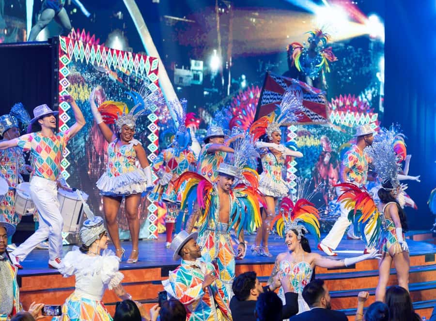 Rio de Janeiro: Roxy Dinner Show with Hotel Pickup - Key details that shape the evening