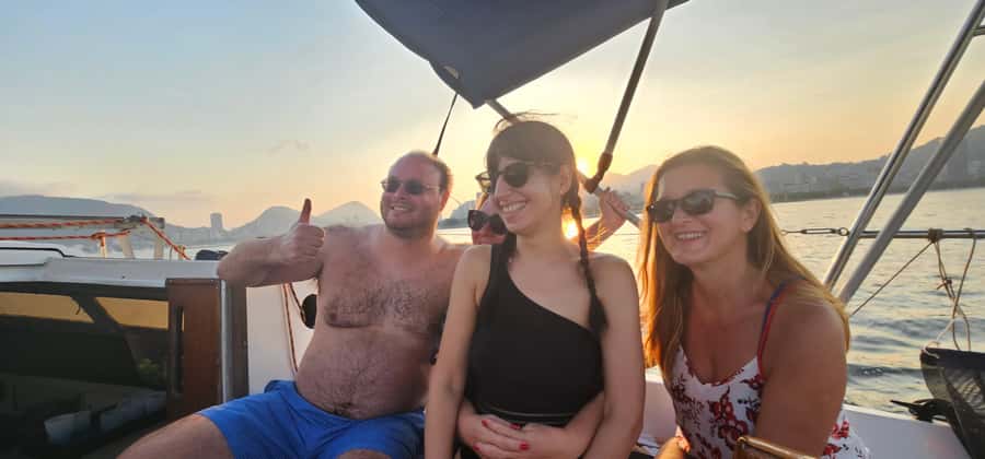 Rio de Janeiro: Sailing Sunset Tour with Snacks and Drinks - Sunset on the return to Urca