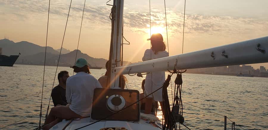 Rio de Janeiro: Sailing Sunset Tour with Snacks and Drinks - Who will enjoy this sailing trip?