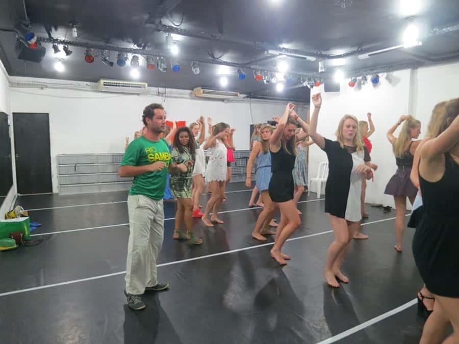 Rio de Janeiro: Samba Class and Samba Night Tour - The one-hour class in Copacabana or Ipanema