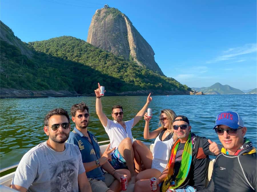 Rio de Janeiro: SpeedBoat Tour - Beach Tour with Beer - São João Fort and the First Coastal Views