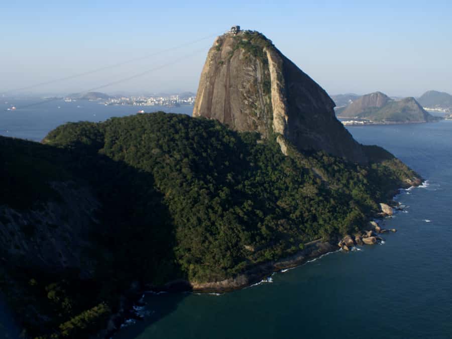 Rio de Janeiro: Sugar Loaf with Lunch and Helicopter Flight - Aterro do Flamengo and the approach to Urca
