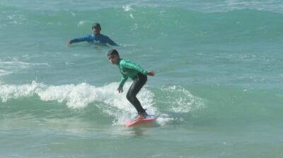 Surflessons and surfcoach.