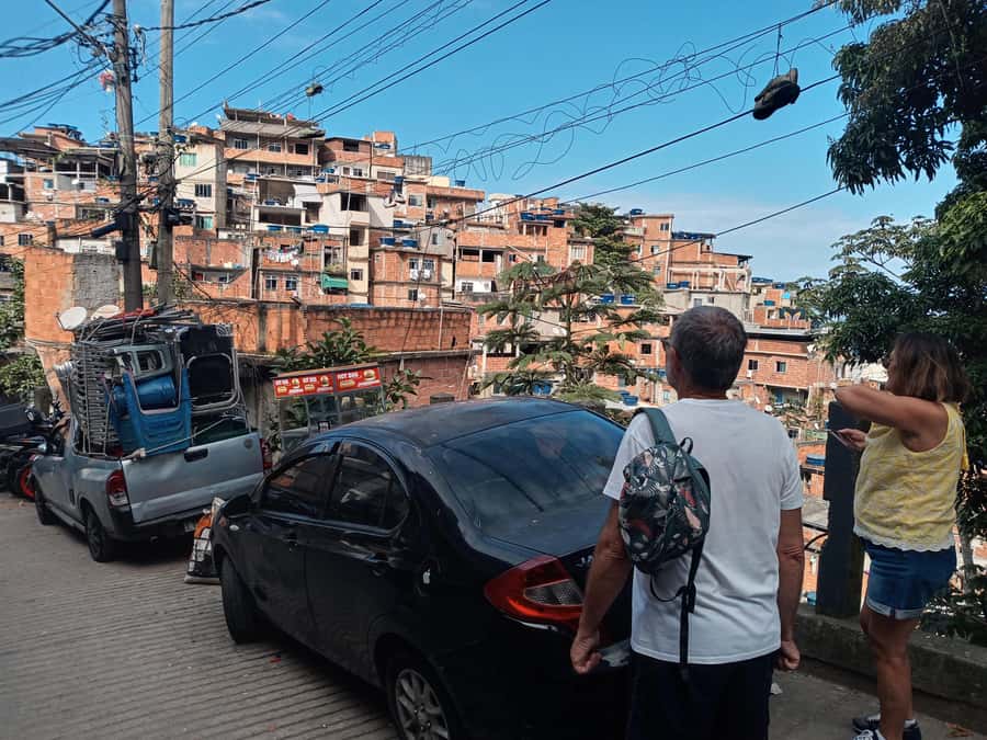 Rio de Janeiro: the biggest favela tour in Rio, lest go! - Starting near Copacabana at Rua Sá Ferreira, 38