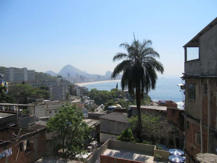 Rio de Janeiro: Vidigal Favela Tour and Two Brothers Hike - Guides, languages, and group size