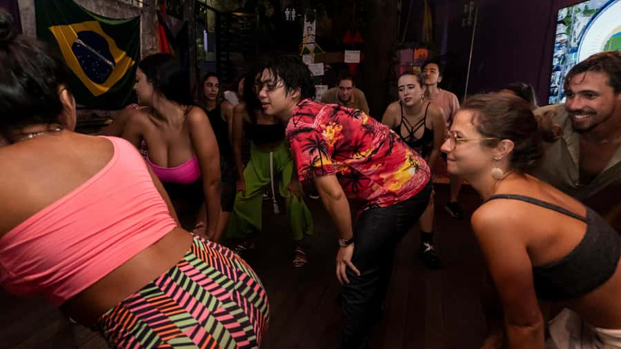 Rio Experience: Caipirinha Workshop (2 Caipis) + Funk Class - Practical tips for a smoother evening