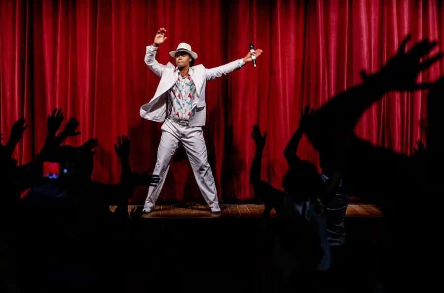 Rio: Ginga Tropical Folkloric Show & Optional Dinner - Hotel pickup and the two to four hour schedule