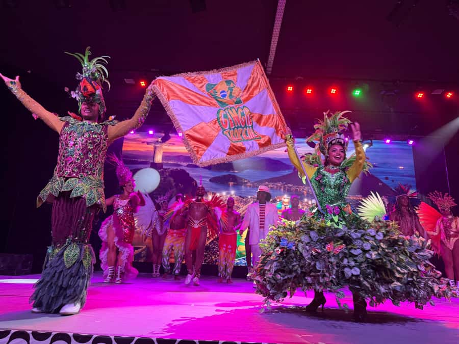 Rio: Ginga Tropical Samba and Folklore Show Ticket - Brazil from north to south through dance