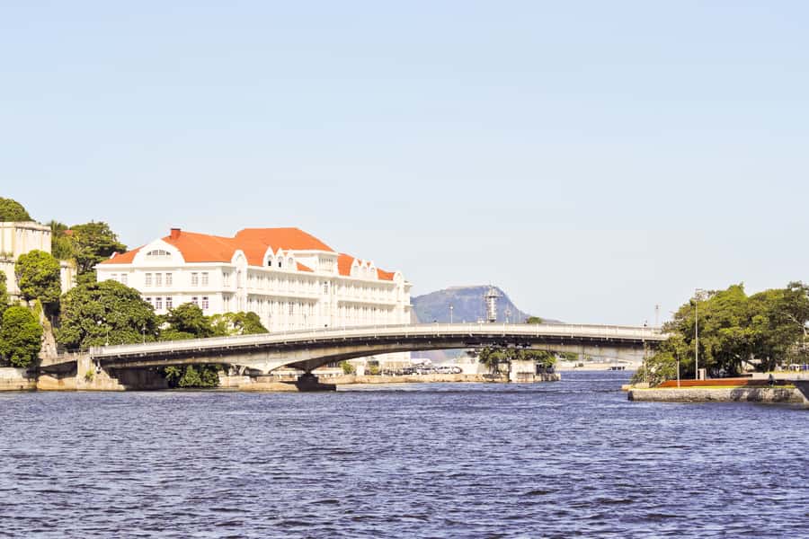 Rio: Guanabara Bay 2-Hour Boat Tour - Islands, bridges, and Rio’s working harbor