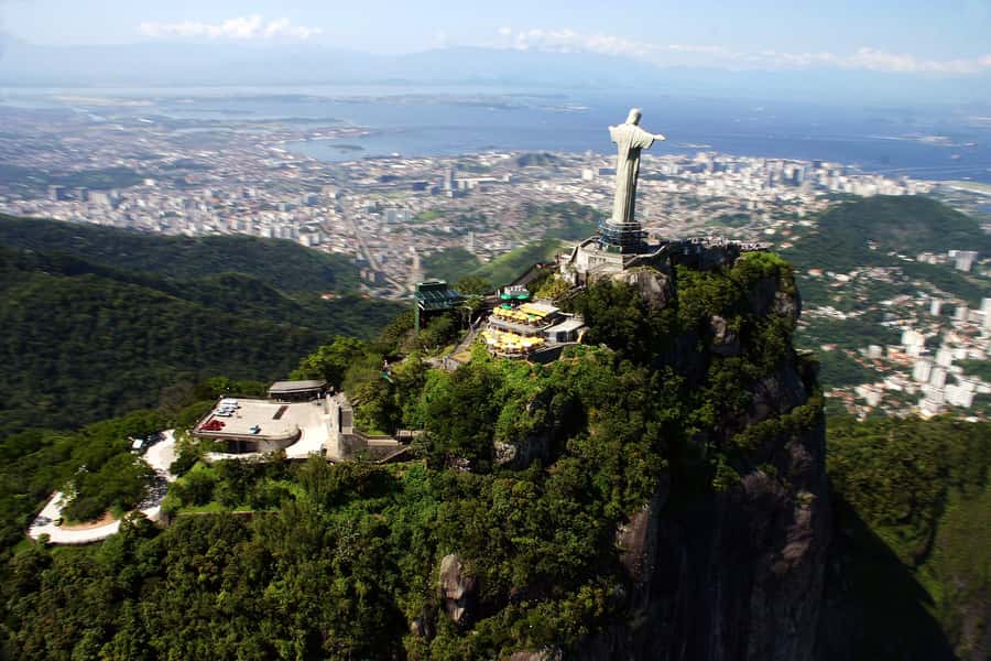 Rio: Maracanã Stadium & Christ the Redeemer by Rack Railway - Boarding the rack railway at Cosme Velho