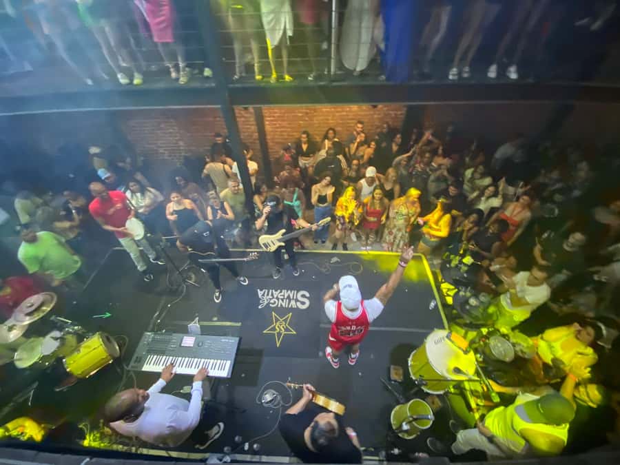 Rio: Pub Crawl in Lapa with Cachaça Tasting and Live Samba - Safety, group size, and practical details