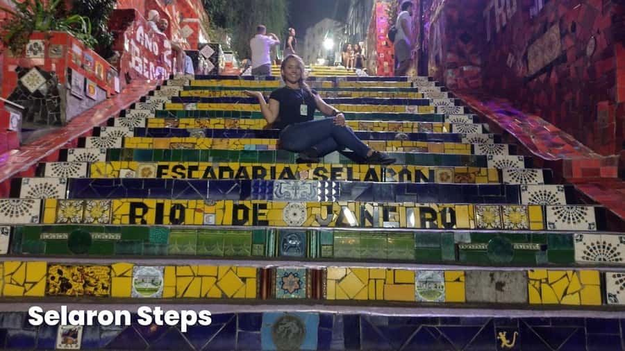 Rio: Pub Crawl on Cachaça and Samba with Transfer - Arcos da Lapa and the first look at Rio after dark