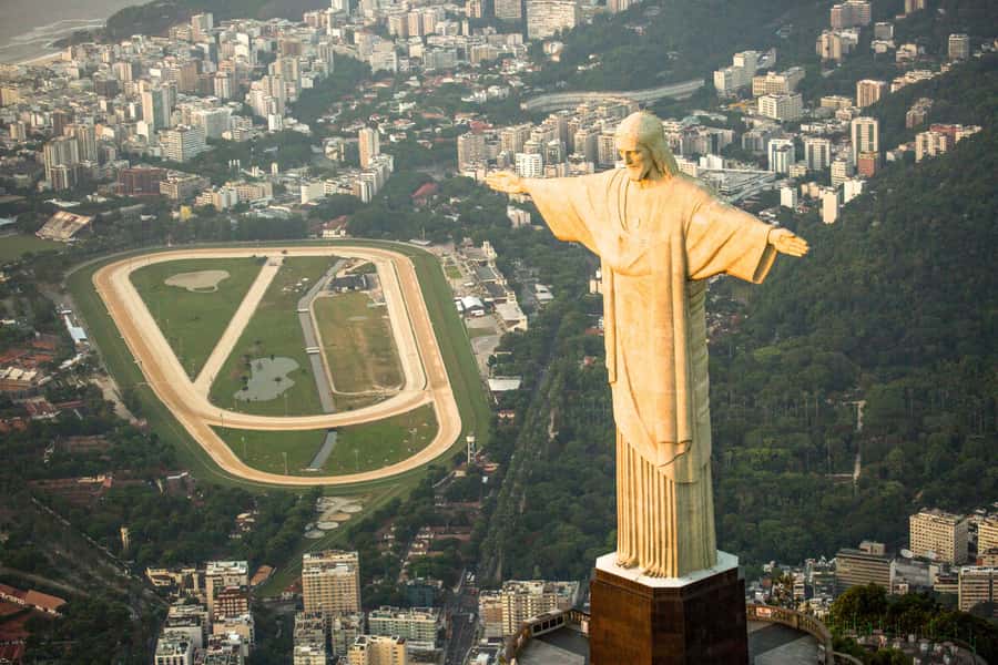Rio: Sugarloaf Cable Car and Corcovado Train Tickets - Taking the cable cars up Sugarloaf