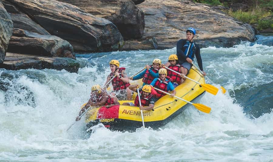 Rio: White Water Rafting Adventure tour in Rio de Janeiro - Leaving Rio for a rainforest river